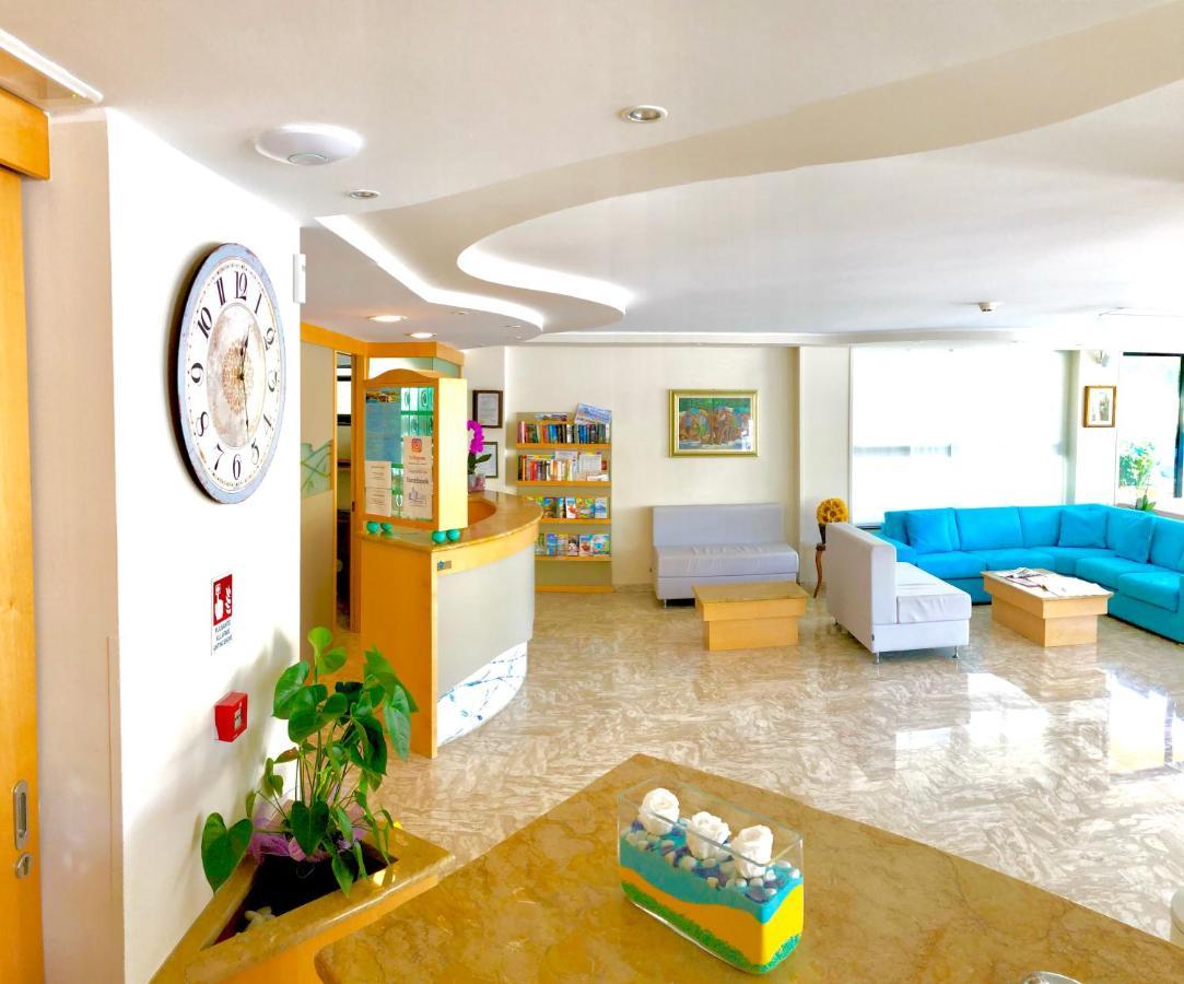 Hotel Caravel B&B Misano Adriatico Ngoại thất bức ảnh